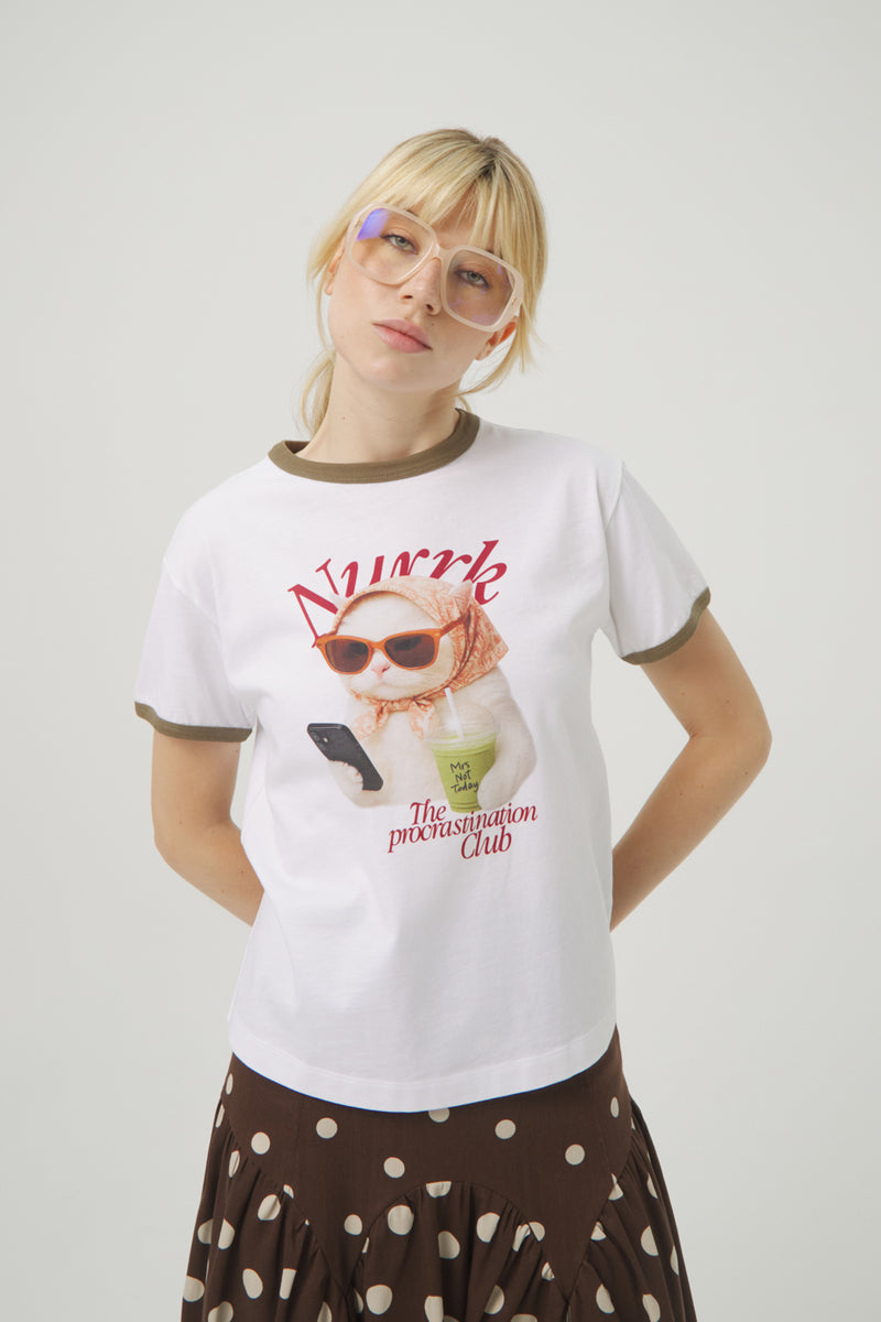 BEIGE PROCRASTINATION KITTEN T-SHIRT