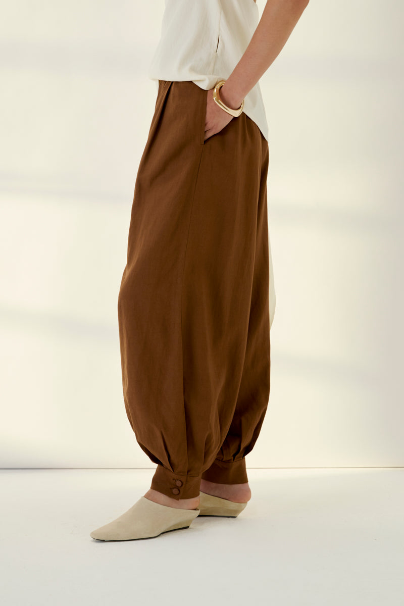 BANANA BAGGY PANTS